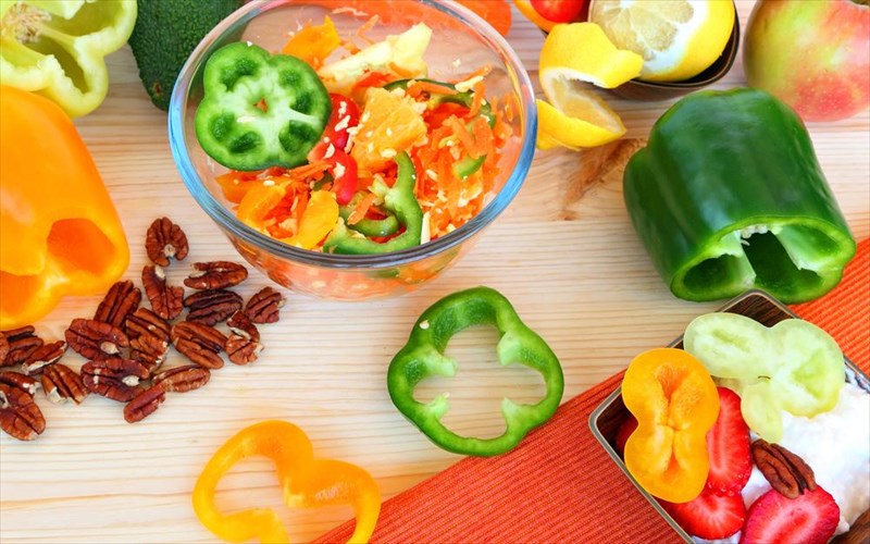 5-sunduasmoi-ugieinon-trofon-pou-auksanoun-ti-diatrofiki-tous-aksia-sunduasmoi-ugieinon-trofon-pou-auksanoun-ti-diatrofiki-tous-aksia