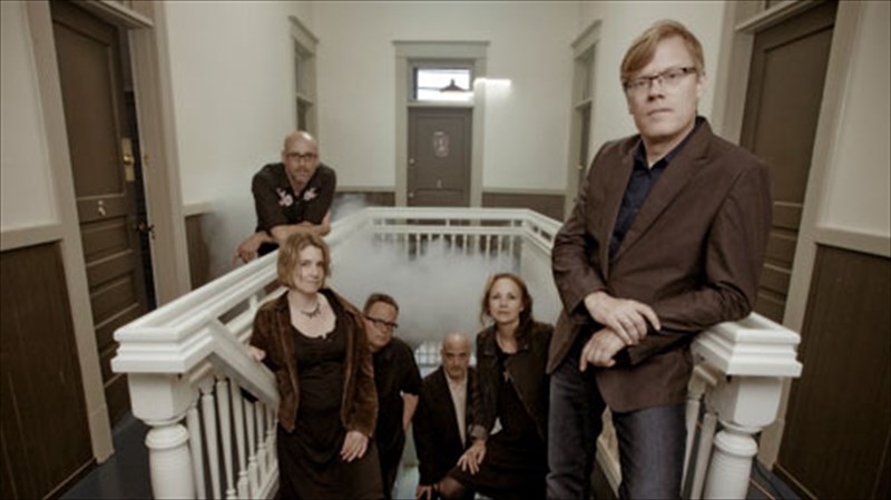 oi-walkabouts-epistrefoun-stin-ellada