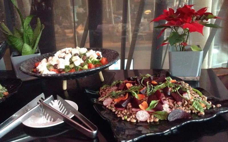 sunduaste-kuriakatiko-brunch-kai-ekthesi-zografikis-sto-radisson-blu-park-hotel