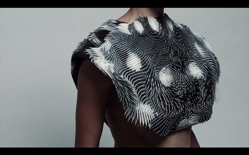 ena-3d-rouxo-se-enimeronei-otan-kapoios-se-koitazei-kai-poios