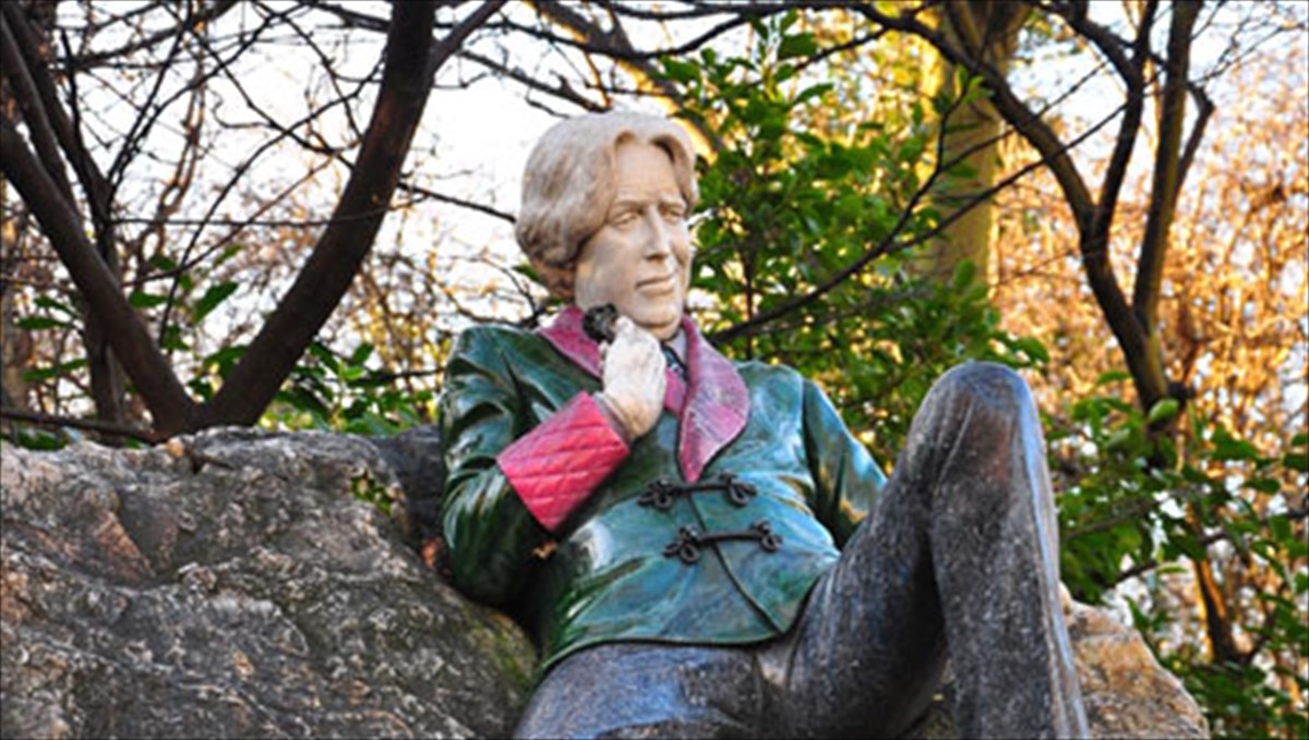 ta-filia-kontepsan-na-katastrepsoun-ton-tafo-tou-oskar-ouailnt