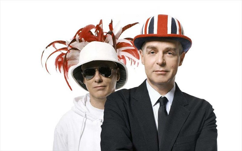 oi-pet-shop-boys-epistrefoun-me-ena-almpoum-super