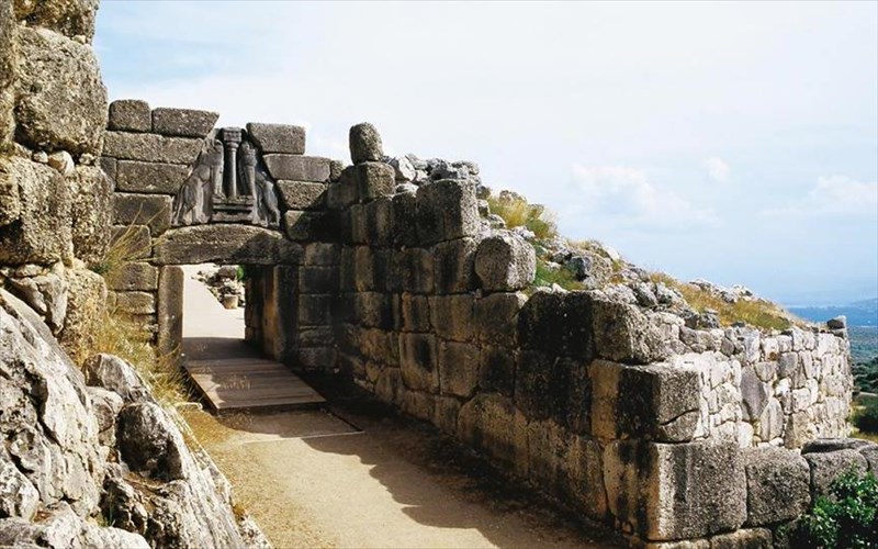 oi-active-sundays-skaronoun-politistikes-peripeteies-stis-mukines