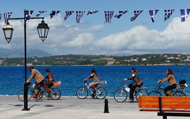 to-3o-tweed-run-ksanaxtupa-stis-spetses