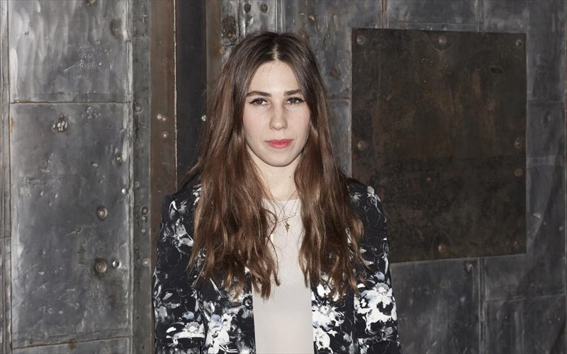 h-zosia-mamet-epilexthike-gia-to-rolo-tis-patti-smith-sto-mapplethorpe