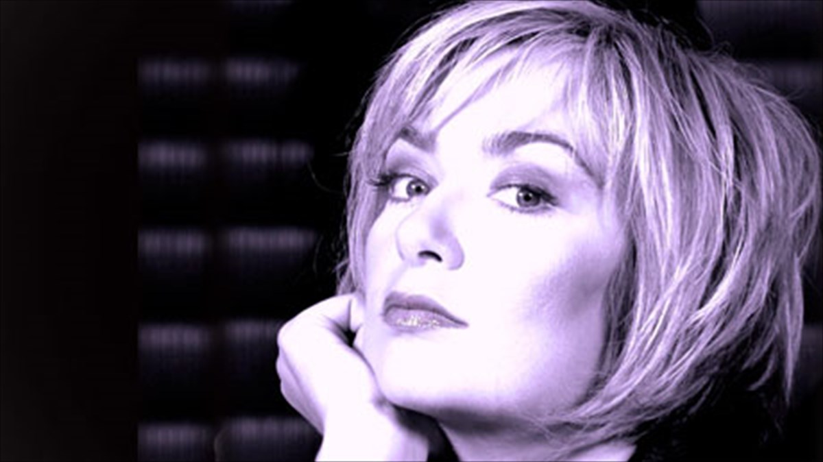 aeras-parisinon-kai-berolinezikon-cabaret-stin-athina