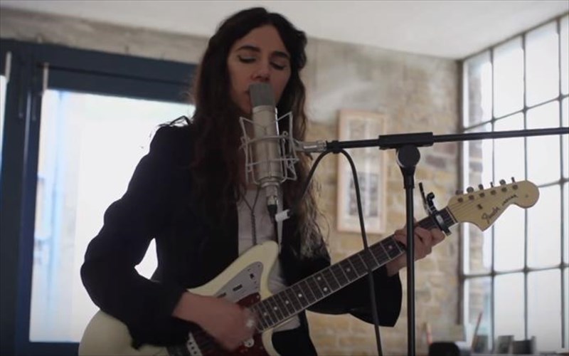 h-pJ-harvey-brethike-stin-eidomeni-gia-ta-gurismata-tou-neou-tis-klip