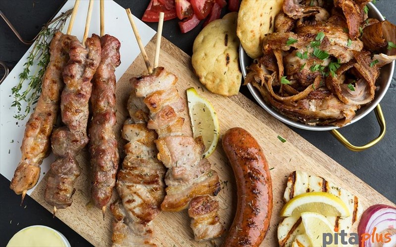 to-pita-plus-paei-kai-elliniko