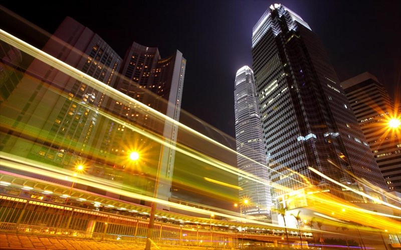 ti-sumbainei-stin-poli-auti-tin-ebdomada