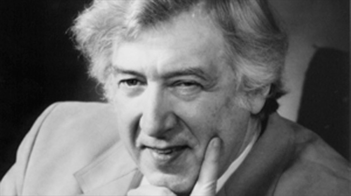 sunaulia-afieroma-ston-schuller