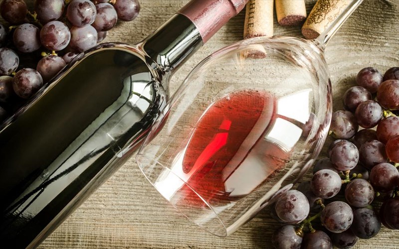 oi-tanines-kai-o-rolos-tous-sta-krasia-rolos-tous-sta-krasia