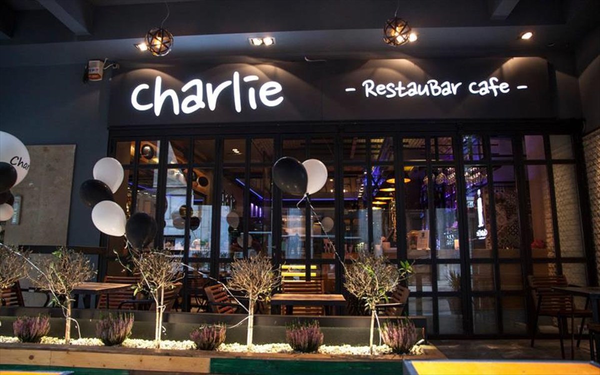 charlie-restaubar
