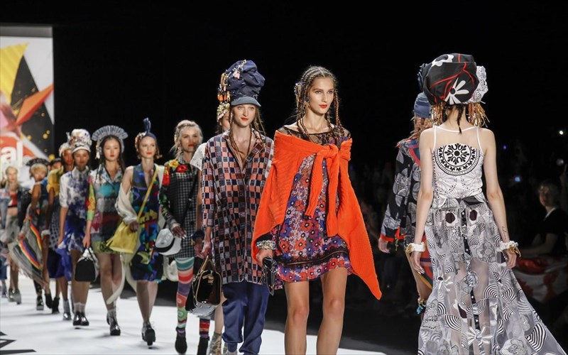 new-york-fashion-week-2016-oi-taseis-kai-ta-kalutera-looks-meros-a