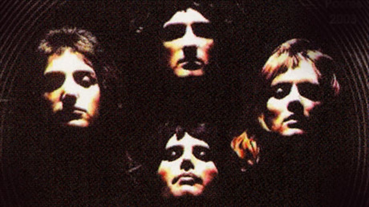 mousiko-afieroma-stous-40xronous-queen