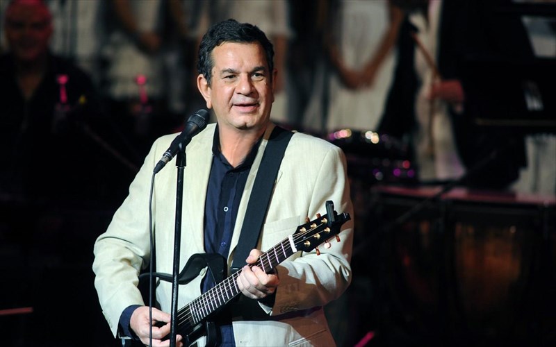 o-stamatis-spanoudakis-mas-sustinei-tin-iliopotismeni-sto-megaro-mousikis