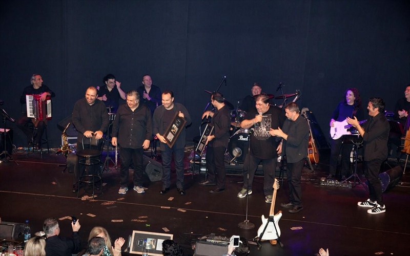 o-kostas-makedonas-egine-platinenios