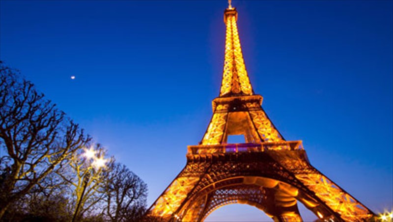 parisi-10-dorean-stathmoi-stin-poli-tou-fotos