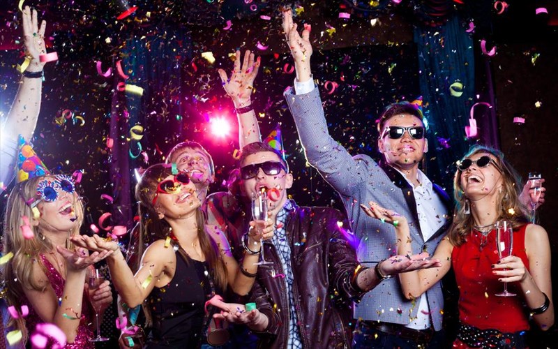 ola-ta-parties-tou-triimerou-me-kai-xoris-maskarades