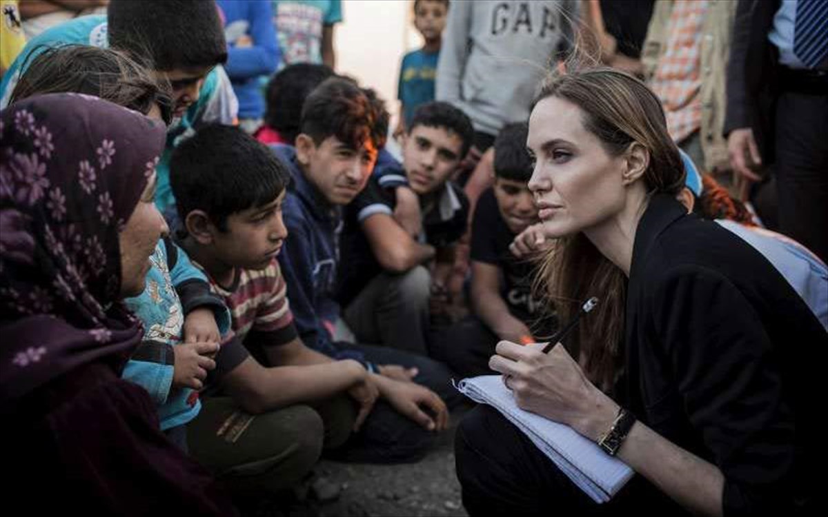 angelina-jolie-refugees