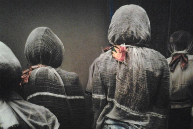 test-in-between-mia-egkatastasi-trion-simeion-sto-beton7