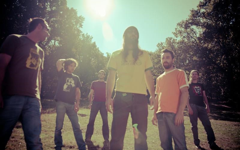 milisame-me-ton-nomik-ton-sleepin-pillow-ligo-prin-to-live-tous-sto-gagarin