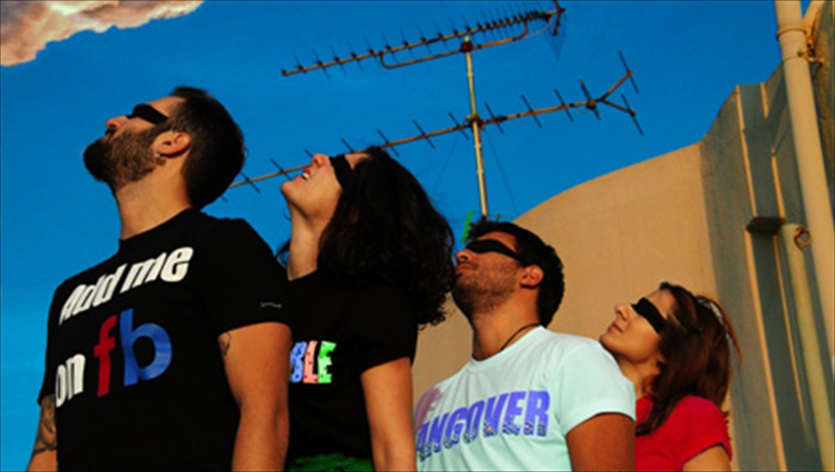 oi-lotofagoi-se-nees-theatrikes-peripeteies