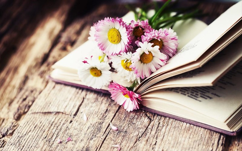 ta-biblia-tis-ebdomadas