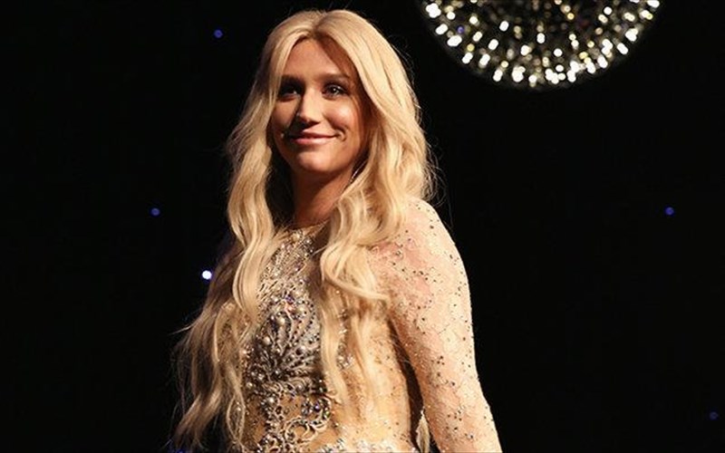 i-kesha-etoimazei-neo-diskografiko-uliko