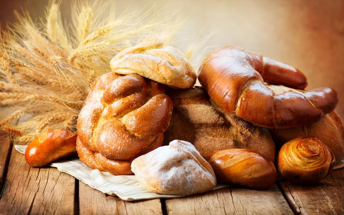 fournos-psomi-krouasan-tsoureki