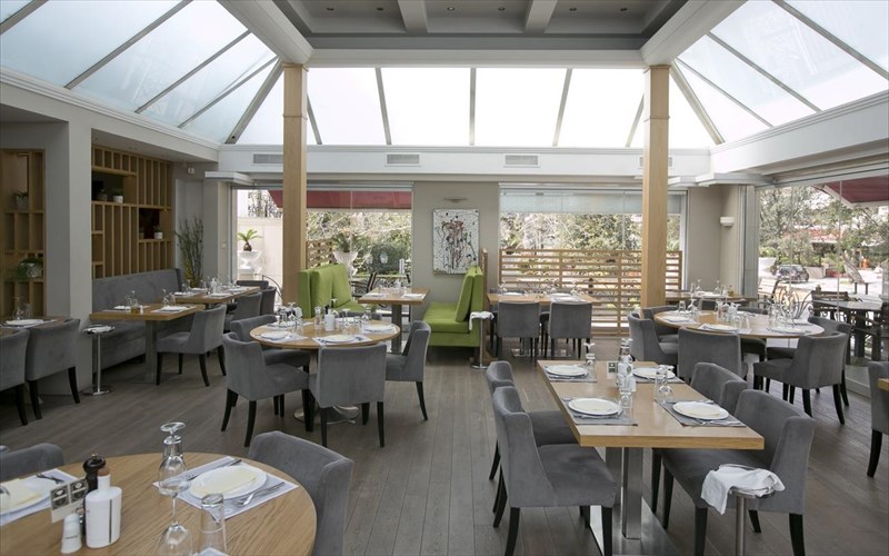 mezzaluna-kefalari-pos-ena-business-lunch-metatrepetai-se-empeiria