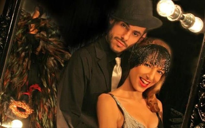 tina-and-the-Jazzymates-gia-mia-teleutaia-bradia-sto-holywood-stage