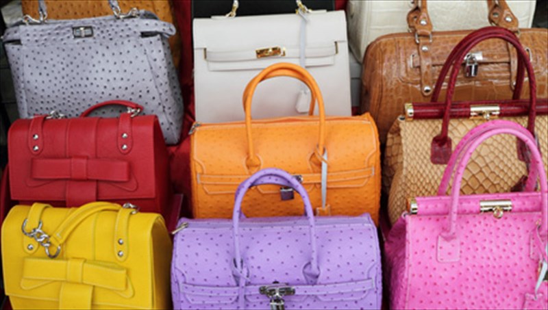 i-gunaikeia-tsanta-sto-stoxastro-tou-Jean-claude-kaufmann