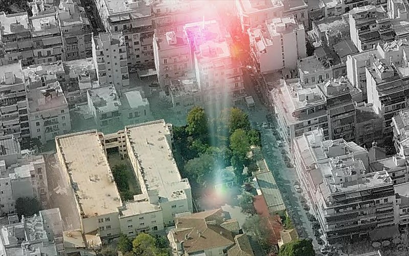 i-stegi-kai-to-breakfast-club-mas-ksanasustinoun-tin-kupseli