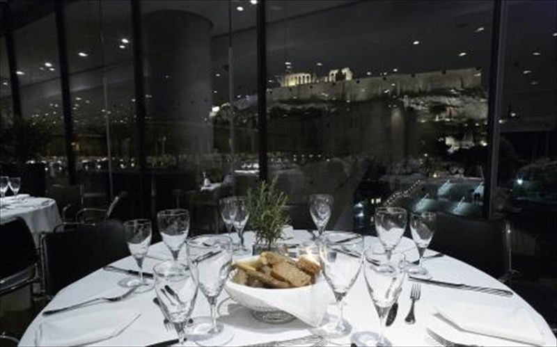 teleutaia-eukairia-gia-mia-bradia-tzaz-sto-mouseio-tis-akropolis