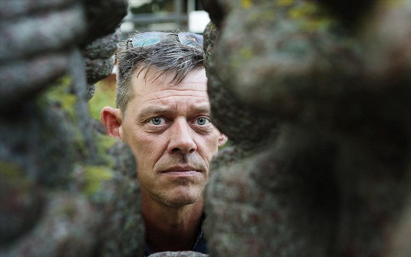 eggonos-dioikiti-tou-aousbits-apokirussei-to-nazismo-sti-stegi