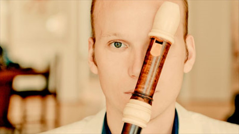 melodies-apo-anatellontes-asteres-sto-megaro