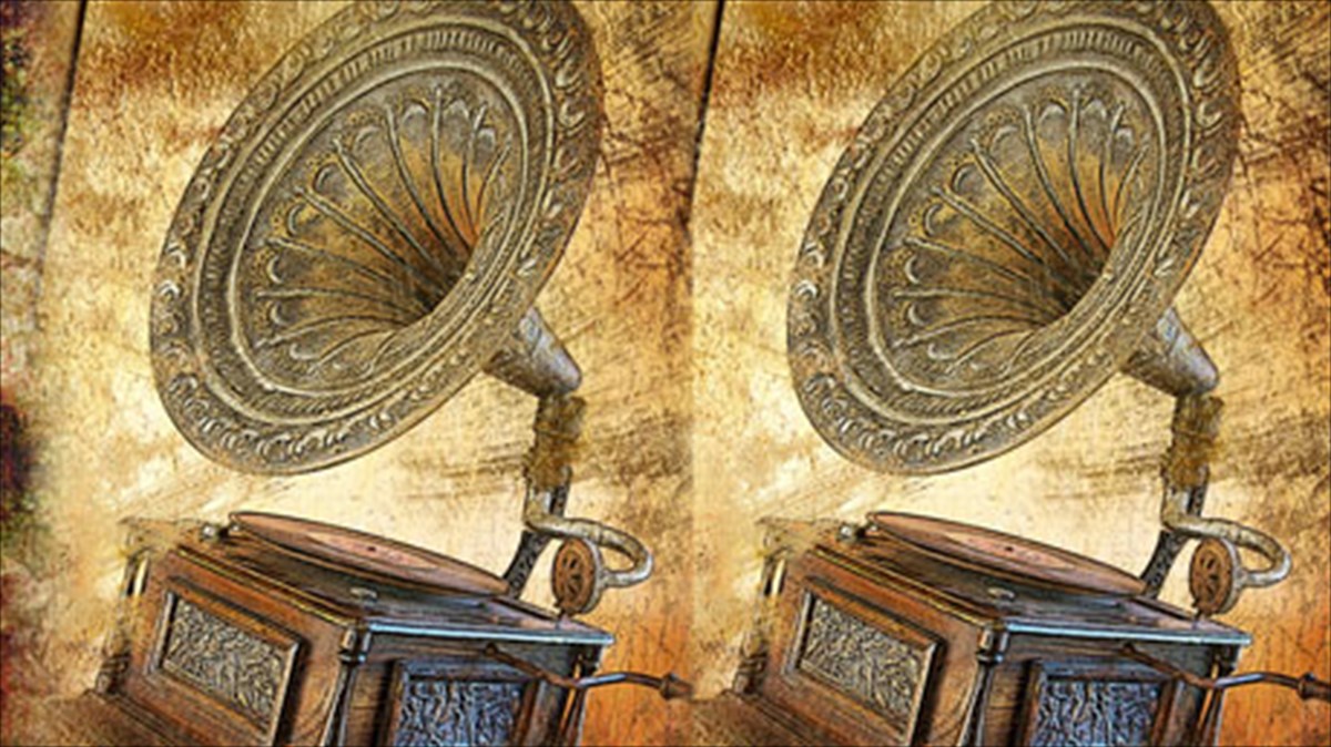 tragoudia-apo-ta-grammofona-mias-allis-epoxis-sto-badminton