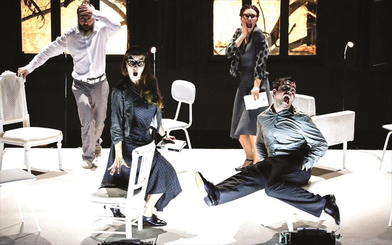 tessera-sourealistika-monoprakta-tou-nt-aibis-me-astraftero-xioumor