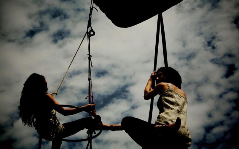 noirmia-parastasis-tis-omadaski-omos-kineitai-sto-theatro-tis-frunixou