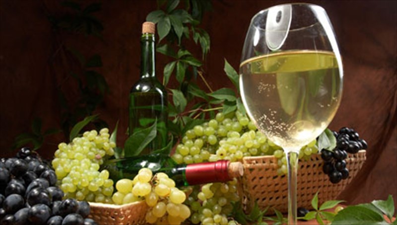 leuko-krasi-gia-erastes-toukokkinou