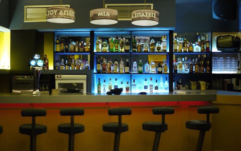 o-agios-tha-dianuktereuei-ti-megali-ebdomada