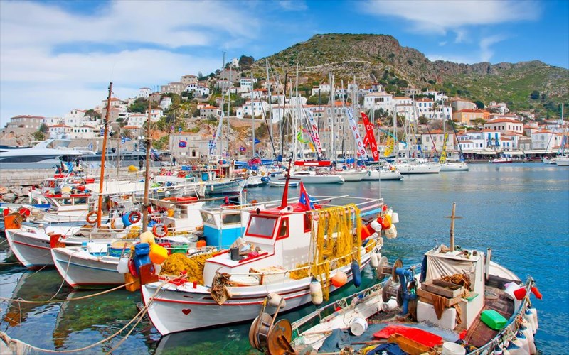 oi-active-sundays-pairnoun-ta-nisia