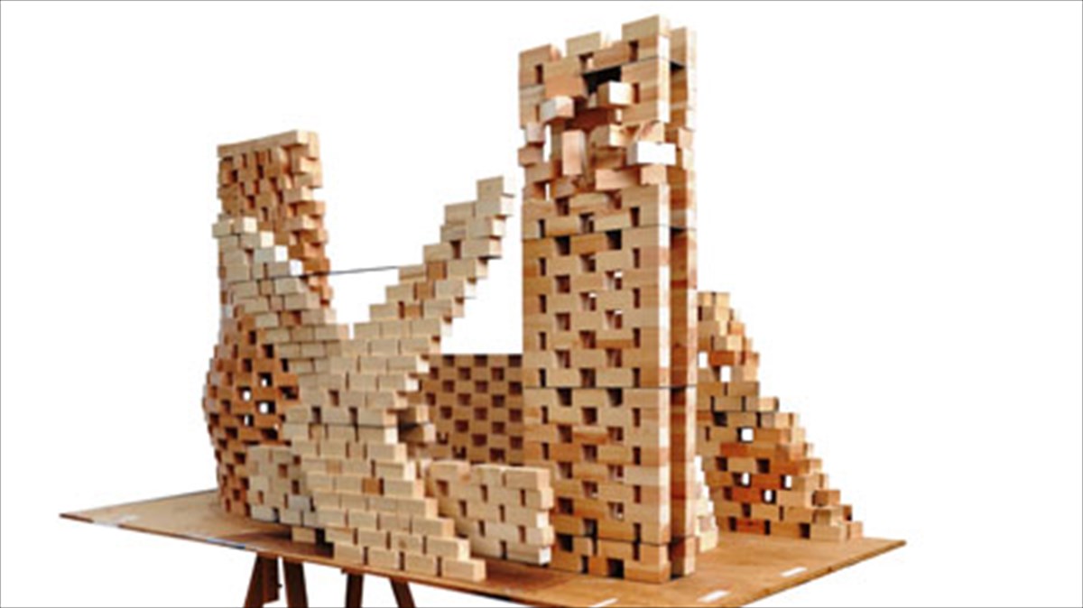 i-elliniki-polukatoikia-sto-mikroskopio