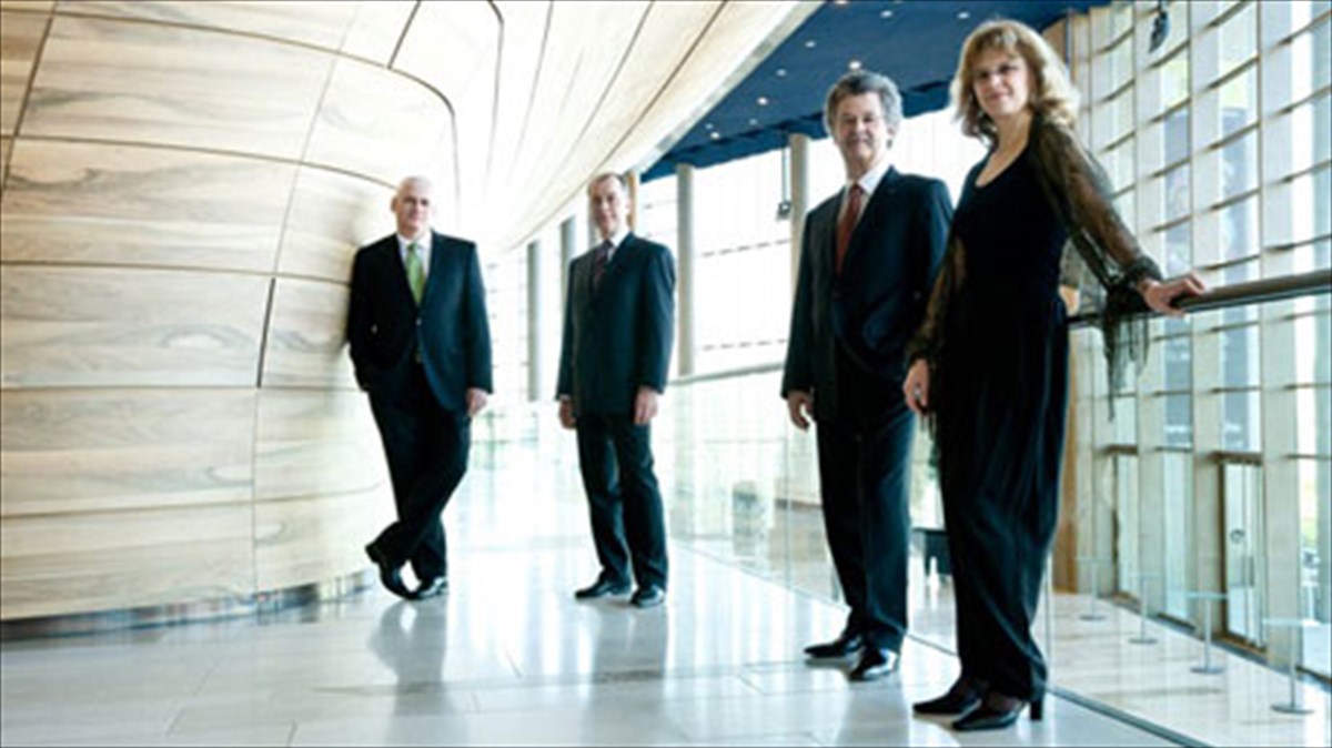 bradia-pagkosmiou-belinekous-sto-megaro