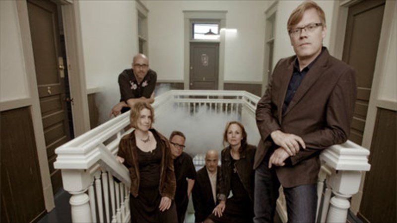 tin-30i-tous-epeteio-giortazoun-stin-athina-oi-walkabouts