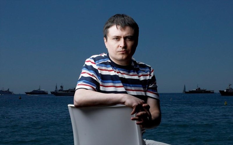 o-kristian-moungkiou-apokaluptei-ston-kosmo-tin-agnosti-roumania