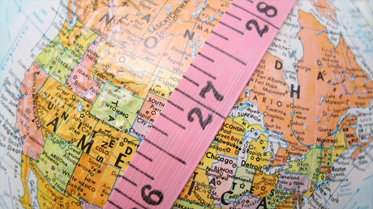 poies-xores-trone-perissotero