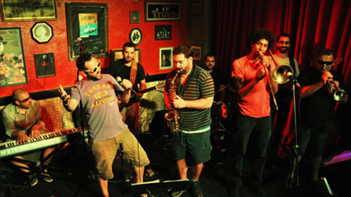 adespotes-notes-ston-stauro-tou-notou