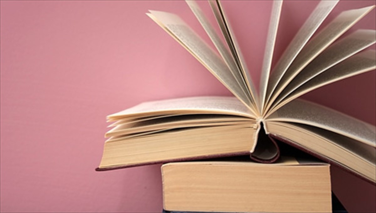 anakoinothikan-ta-kratika-brabeia-logotexnikis-metafrasis