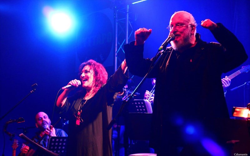 o-dionusis-sabbopoulos-kai-i-eleni-bitalianoigoun-ton-kipo-tou-megarou-eleni-bitalianoigoun-ton-kipo-tou-megarou